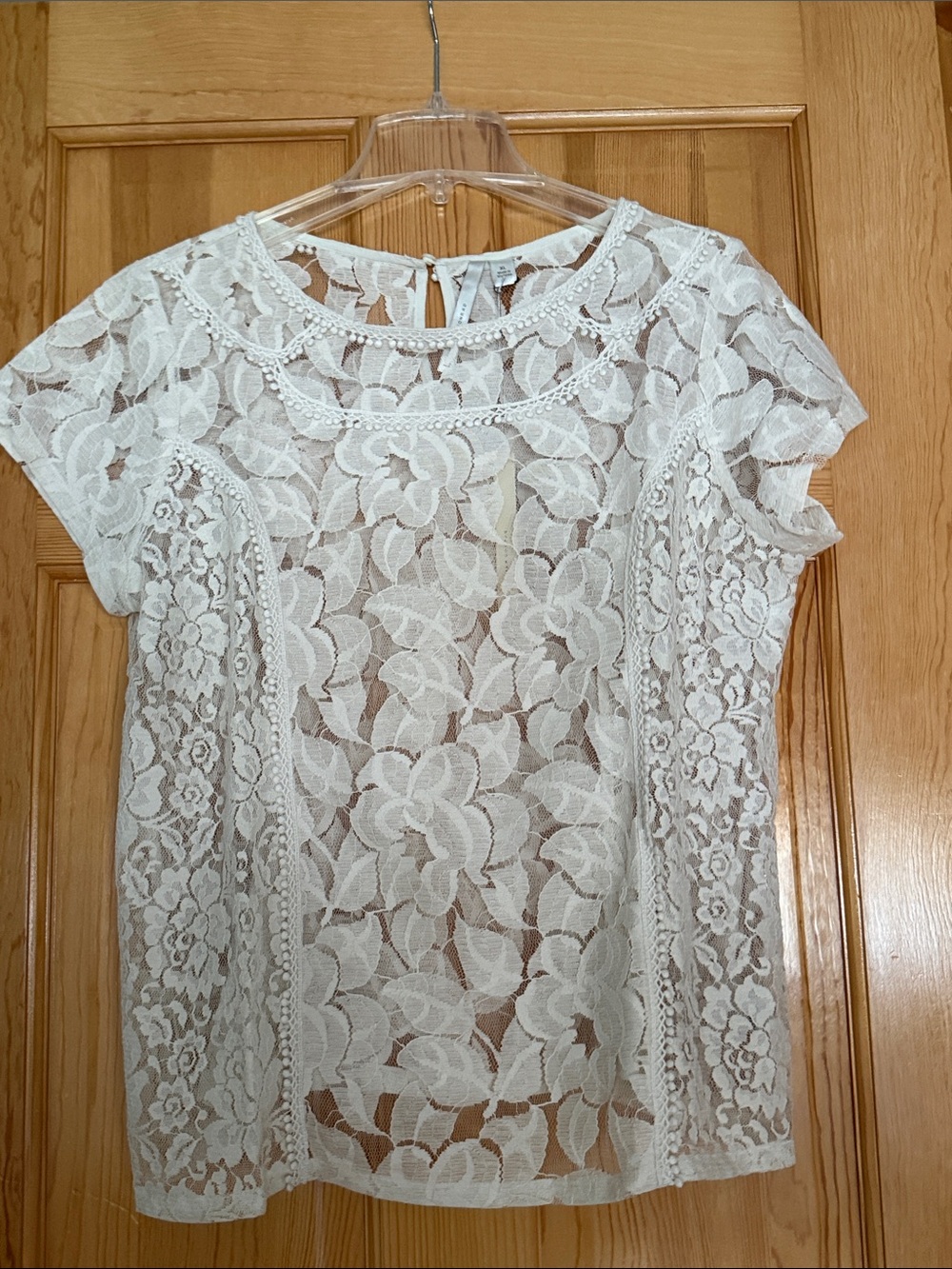 LC Lauren Conrad White Lace Floral Short Sleeve Blouse